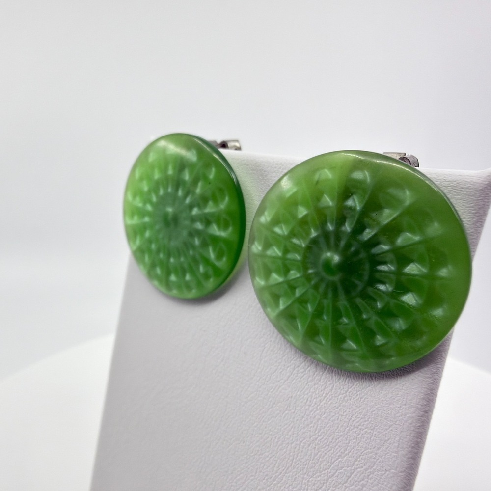 Y2K Vintage Green Glass Disc Clip-On Earrings - Retro Geometric Statement - Picture 4 of 11
